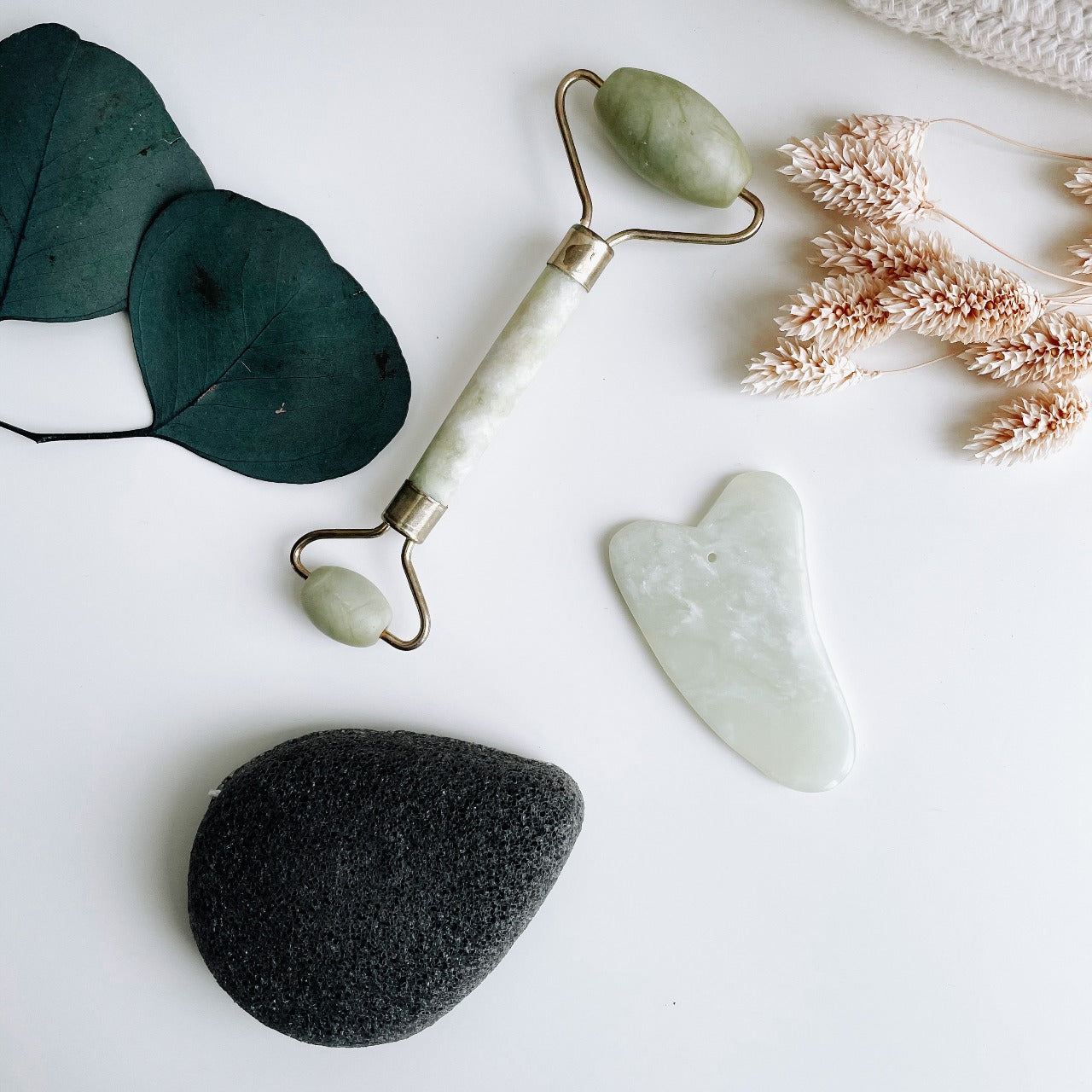 Set “ME MASSAGE” Jade Roller, Gua Sha & Konjac Schwamm