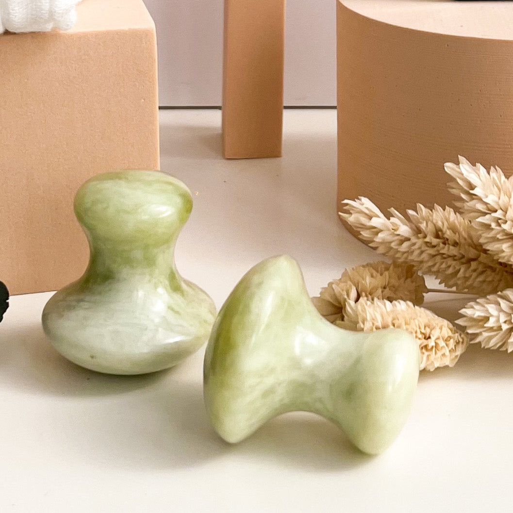 Jade Gua Sha Mushroom in Pilzform