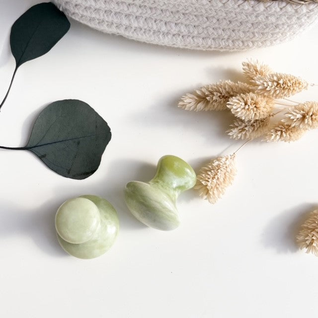 Jade Gua Sha Mushroom in Pilzform